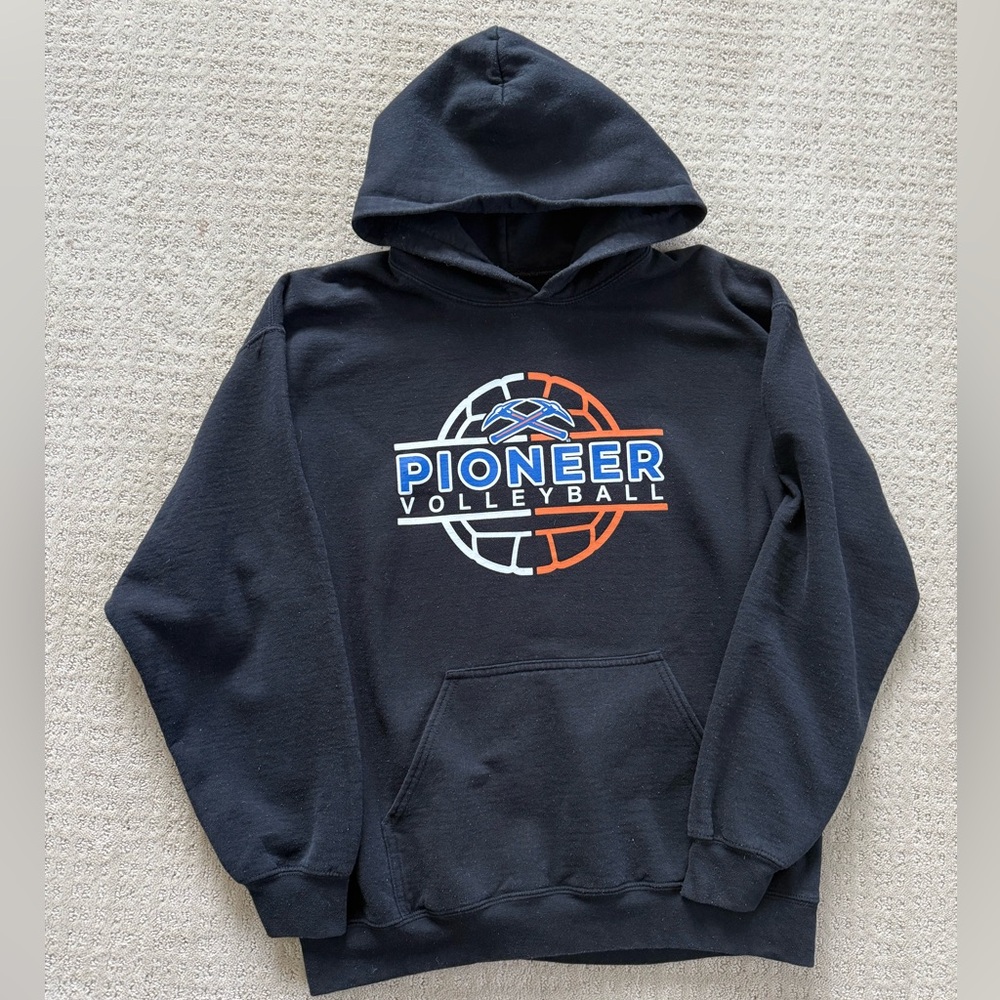 University of Wisconsin Plattville volleyball black hoodie sweatshirt - large